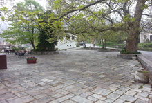 Η πλατεία του Αγίου Στεφάνου στην Τσαγκαράδα